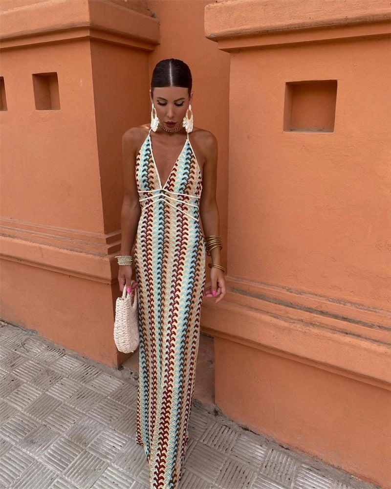 Brisa - Chic V-Neck Dress